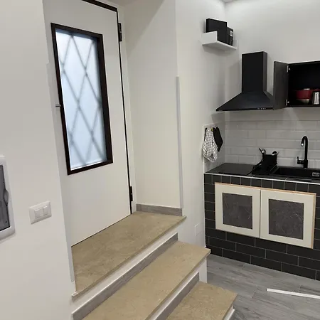 Dom wakacyjny Quartiere San Giovanni Nest A 1500 Mt Dal Colosseo Rzym