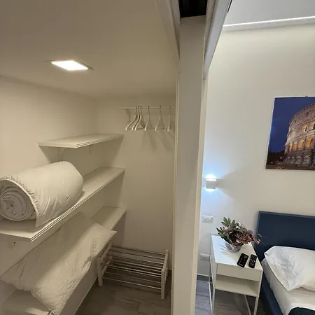 Dom wakacyjny Quartiere San Giovanni Nest A 1500 Mt Dal Colosseo Rzym