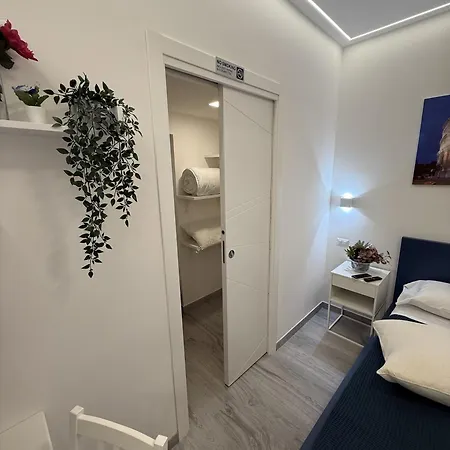 Dom wakacyjny Quartiere San Giovanni Nest A 1500 Mt Dal Colosseo Rzym