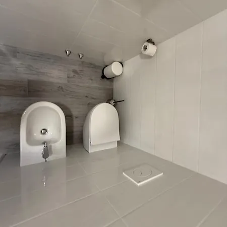 Dom wakacyjny Quartiere San Giovanni Nest A 1500 Mt Dal Colosseo