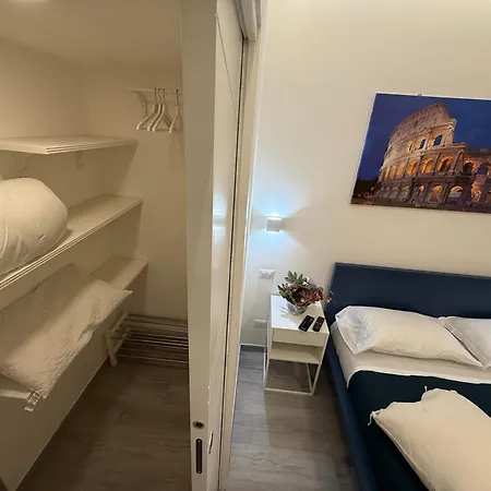 Dom wakacyjny Quartiere San Giovanni Nest A 1500 Mt Dal Colosseo Rzym